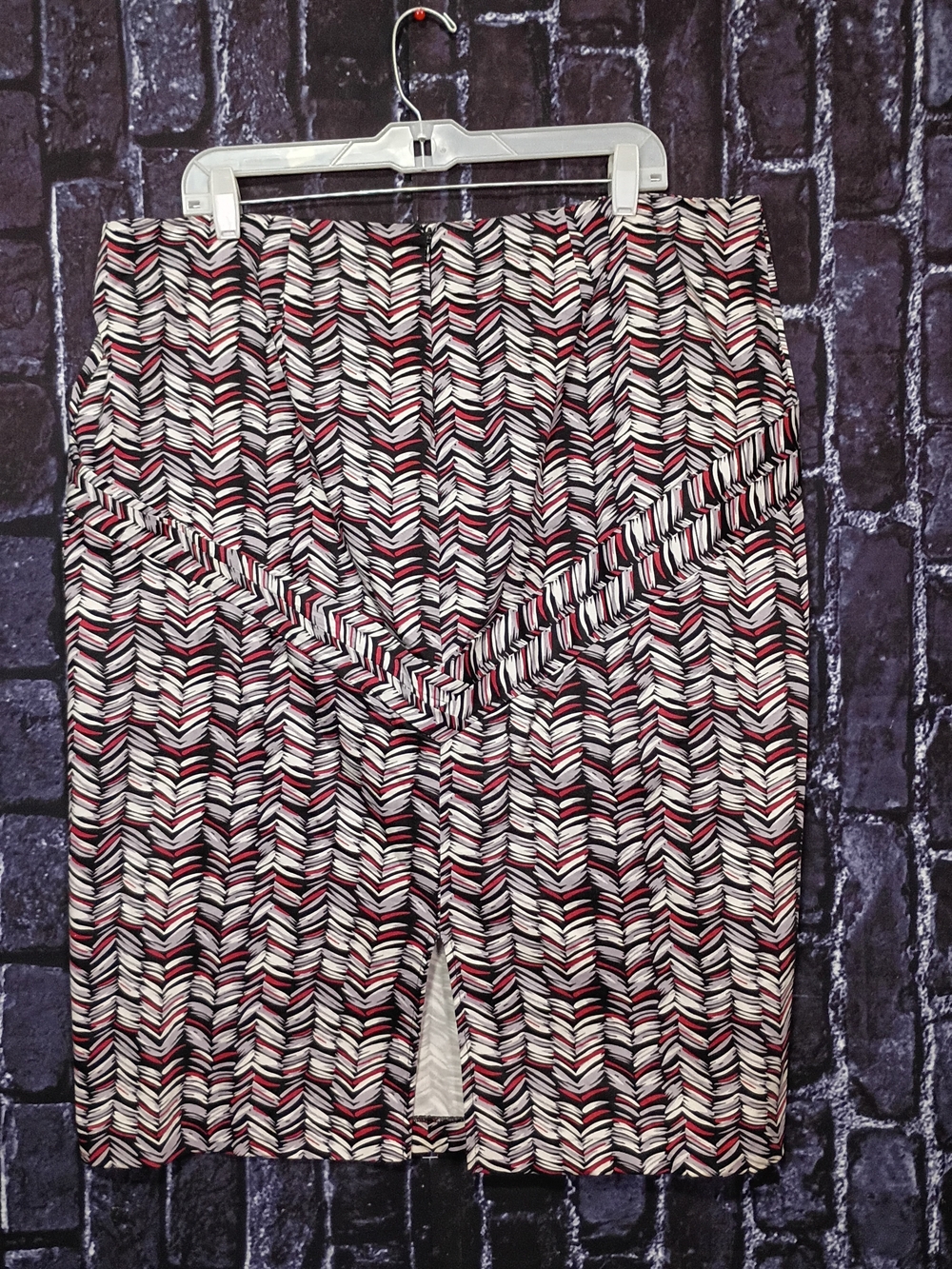 Ashley Stewart Black and Mauve Chevron Midi Skirt Size 16 - Picture 4 of 6